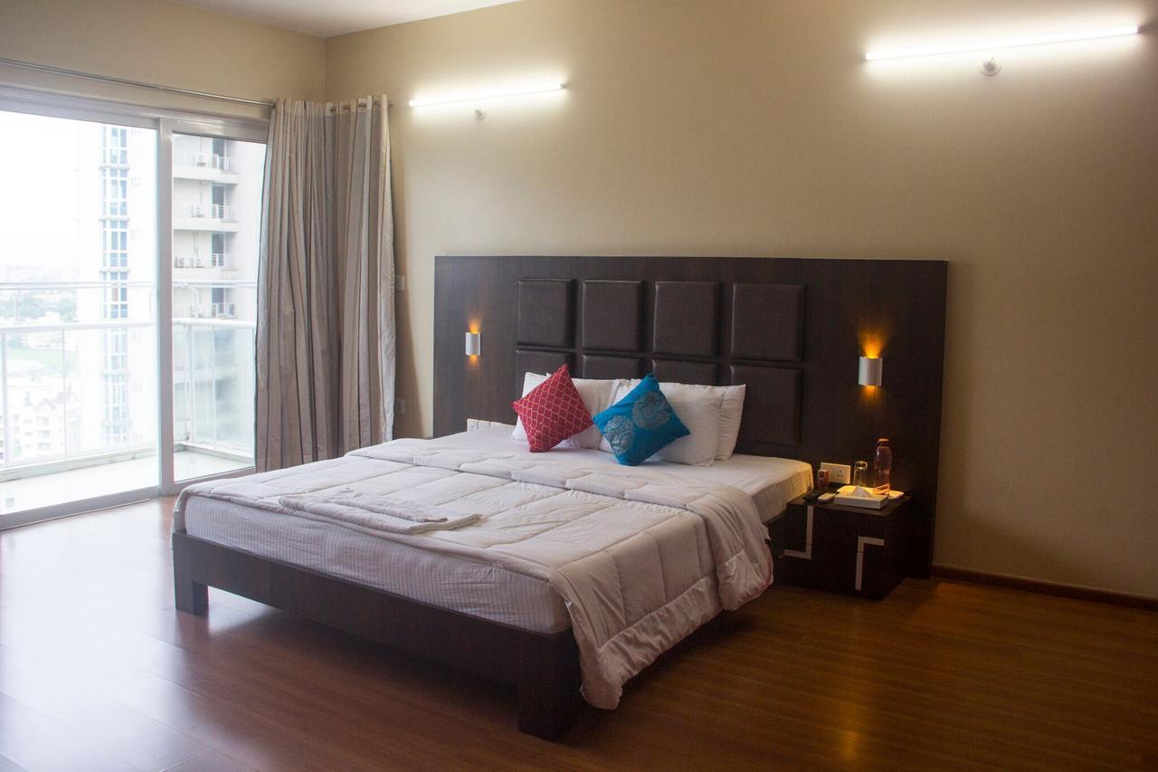 Amanora Park Town Bed and Breakfast Pune Exteriör bild